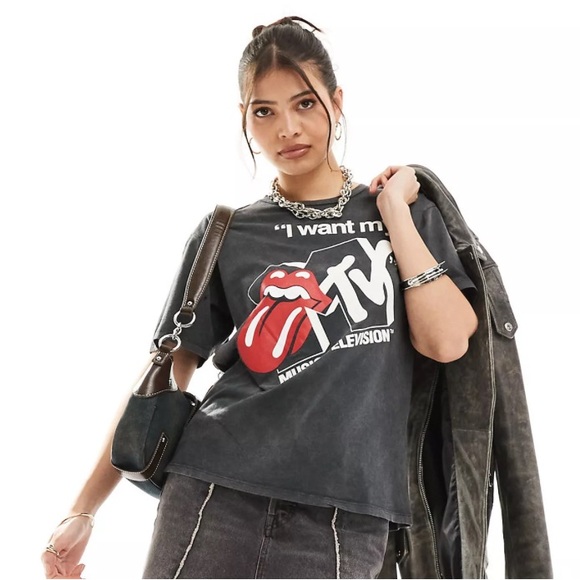 Stradivarius MTV Graphic Tee Shirt - Picture 2 of 3